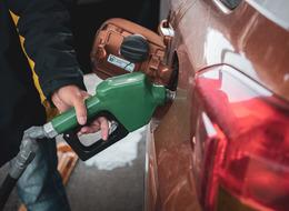 Düşüş ivmesi devam ediyor: Brent petrolün varil fiyatı 81,14 dolar