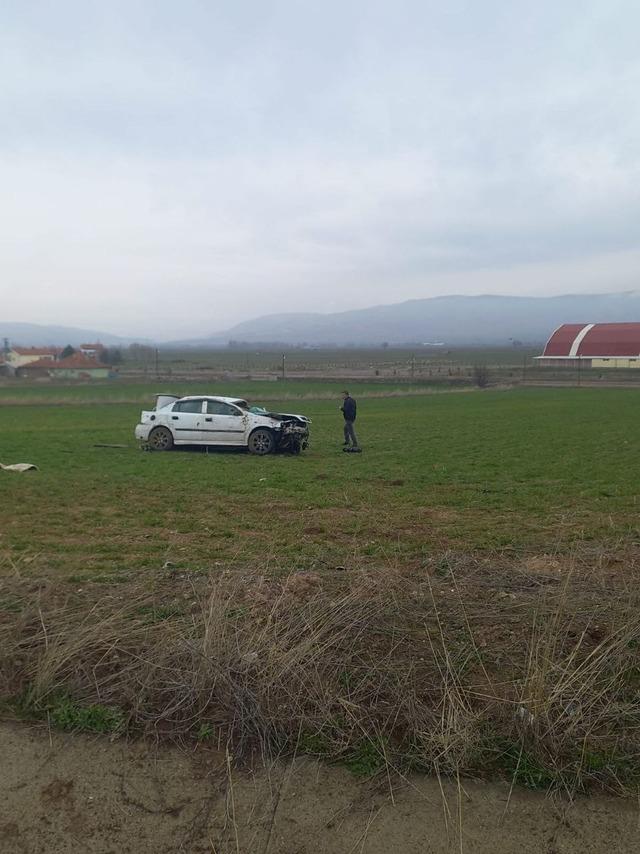 Sivas’ta yoldan çıkan otomobil takla attı: 3 yaralı