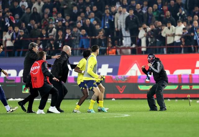 Trabzonspor-Fenerbahçe maçının faturası belli oldu! PFDK sevkleri için kulüplere mail atıldı...