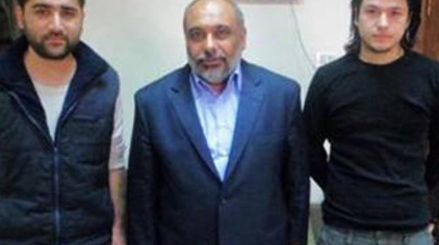 İki Türk gazeteci İran'a götürülüyor!