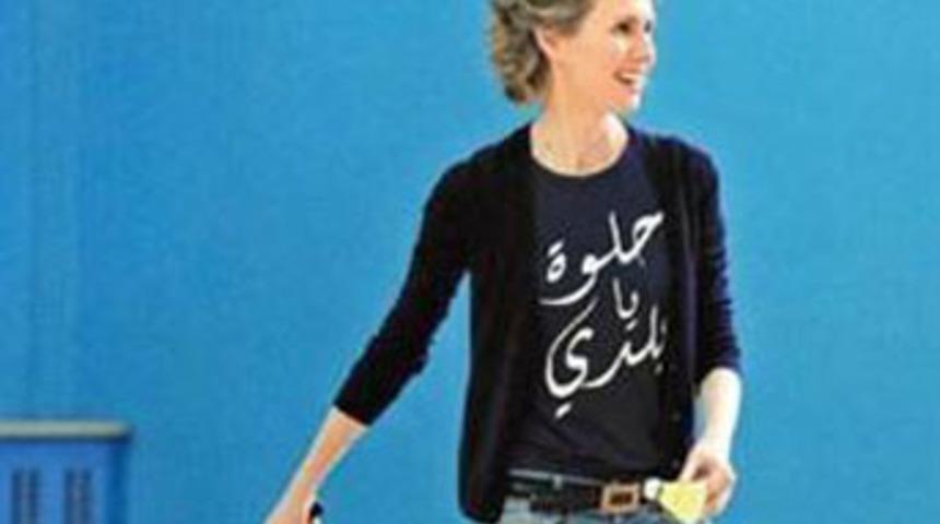 First Lady ortaya &ccedil;ıktı