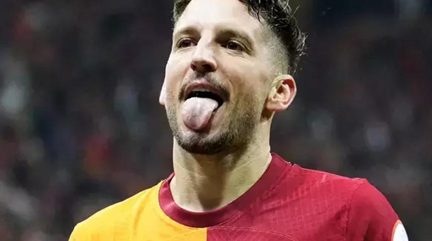 Mertens'ten emeklilik ve Fenerbahçe açıklaması! ''Onların bu durumda olması çok hoşuma gidiyor''