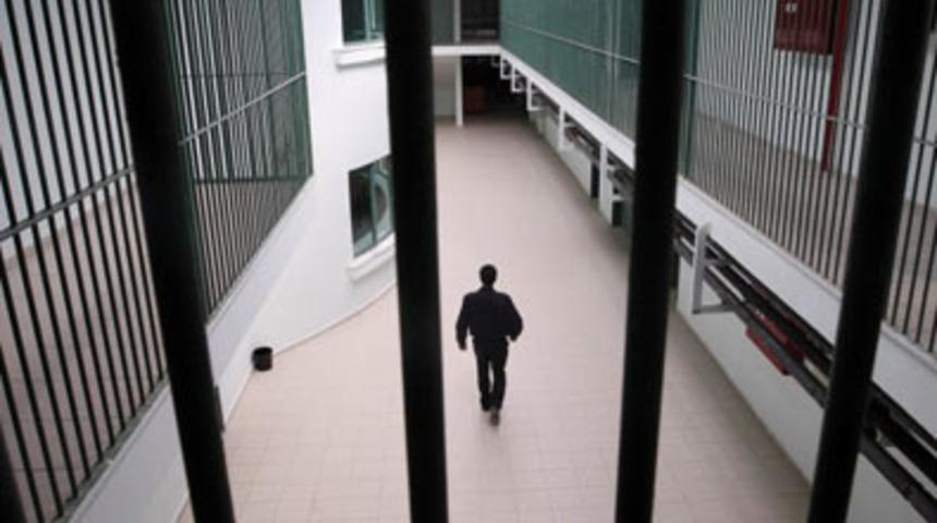 Cezaevinde toplu intihar girişimi