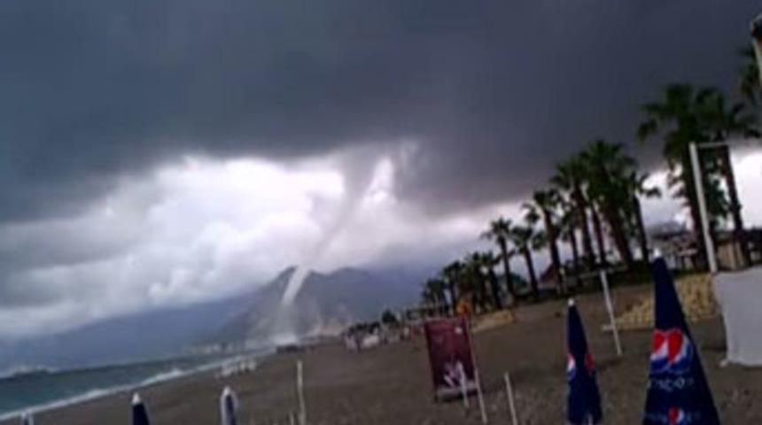 Antalya&rsquo;da hortum dehşeti