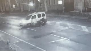 Yer: Beşiktaş! Hatalı U dönüşü yapan araca motosiklet çarptı: Feci kaza kamerada