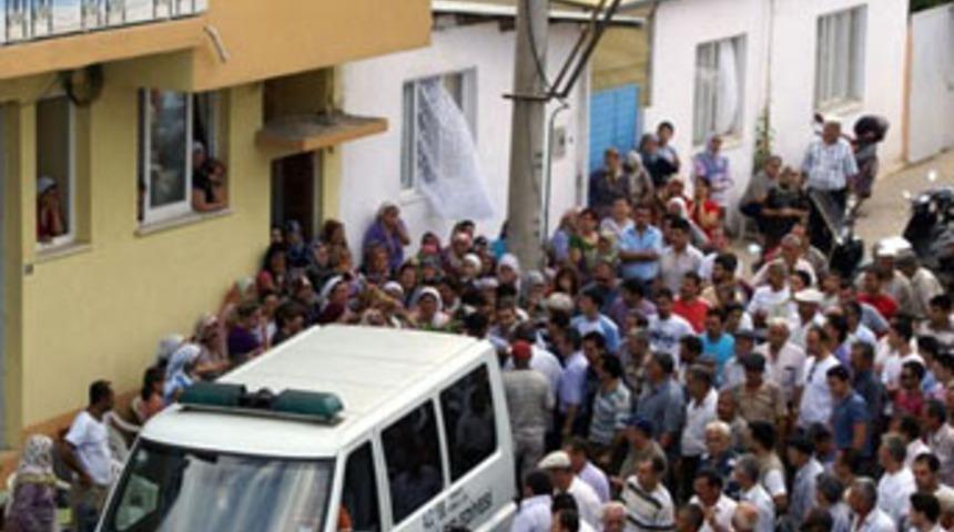 D&uuml;ğ&uuml;n evinde silahlı kavga: 12 yaralı