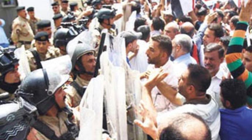 Basra&rsquo;da Haşimi protestosu