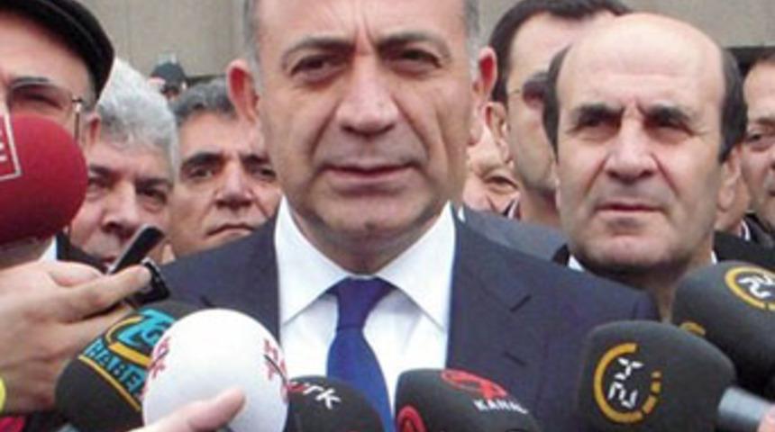 Tekin, istifasının nedenini a&ccedil;ıkladı