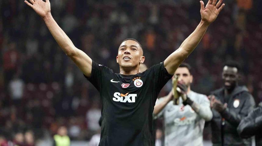 Carlos Vinicius: "Kurduğumuz aile ortamı ile şampiyon olacağımıza inanıyorum"