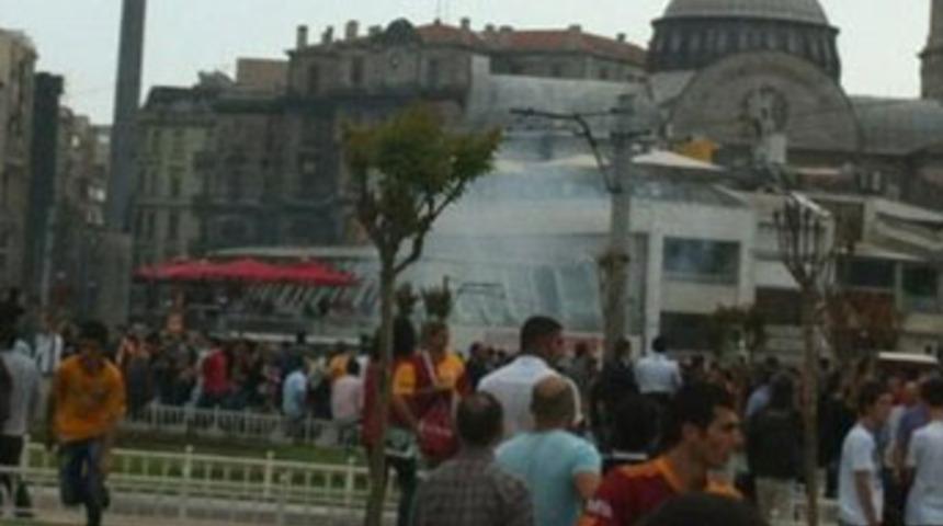 Yunan taraftarlarla kavga