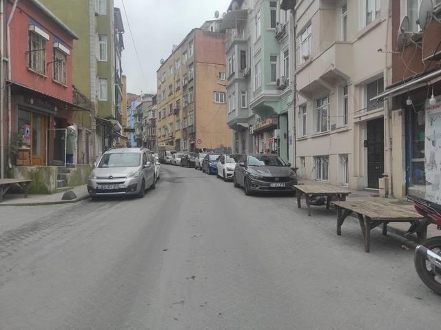 ISTANBUL--BEYOGLUNDA-YILLAR-ONCE-KENDI_32688 (3)