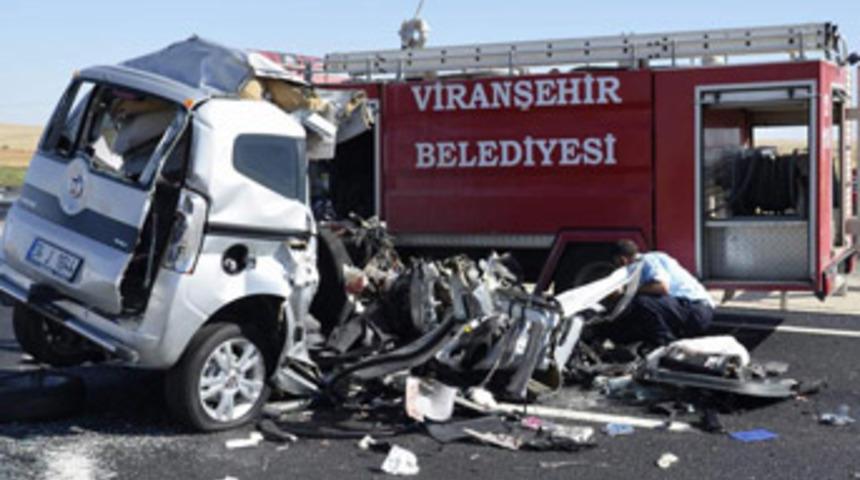 Katliam gibi kaza: 5 &ouml;l&uuml;!