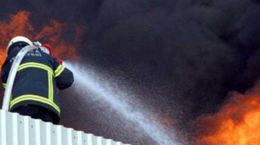 Zeytinburnu'nda fabrika yangını