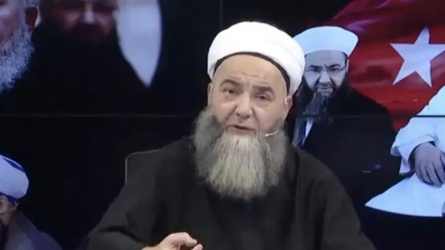 Ahmet Mahmut Ünlü Cumhur İttifakı'na oy istedi! O partileri işaret etti: 'Günahkar olur, azap çeker'