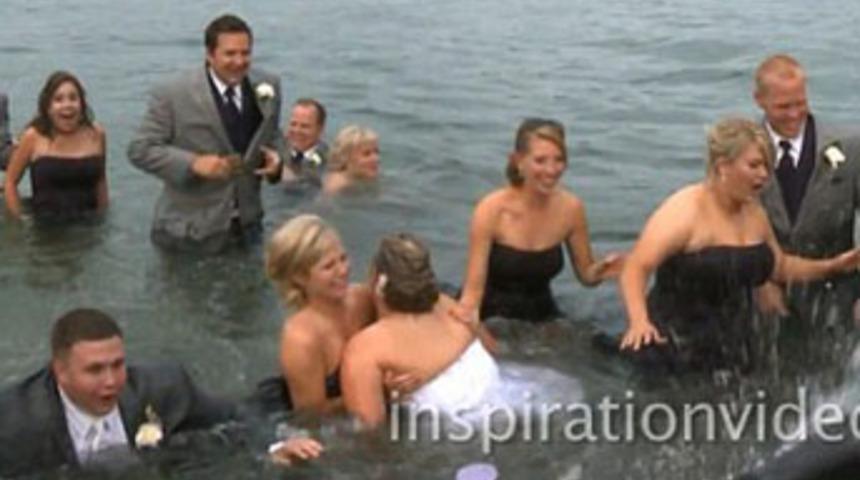 Düğün pozu verirken...