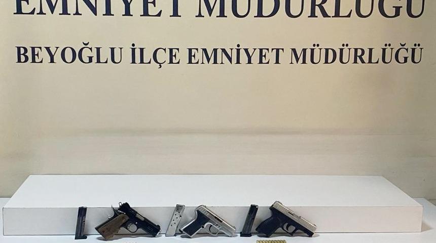 İstanbul'da eski patronunu silahla öldüren zanlı tutuklandı
