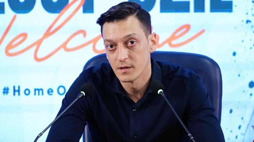 Mesut Özil sahalara geri döndü! Son halini görenler tanıyamadı