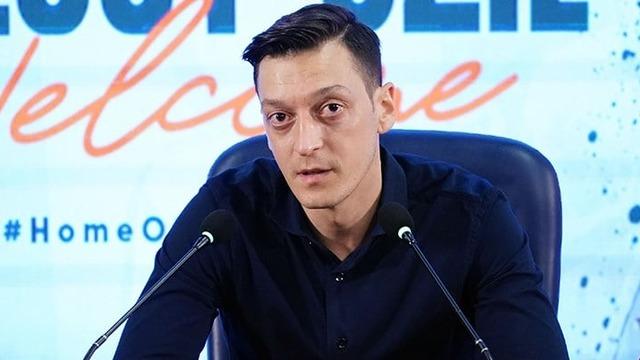 Mesut Özil sahalara geri döndü! Son halini görenler tanıyamadı
