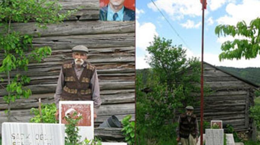 19 yıldır oğlunun mezarını bekliyor