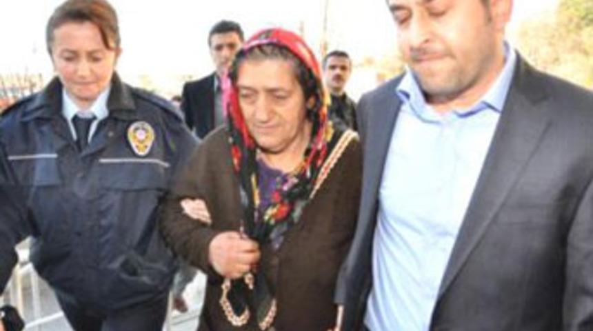 "G&ouml;z&uuml;m&uuml;n &ouml;n&uuml;nde eşeğe ve k&ouml;peğe tecav&uuml;z etti"