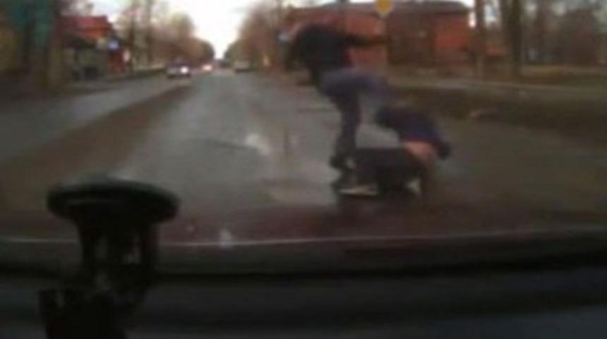 İntihara teşebb&uuml;s eden gence dayak!