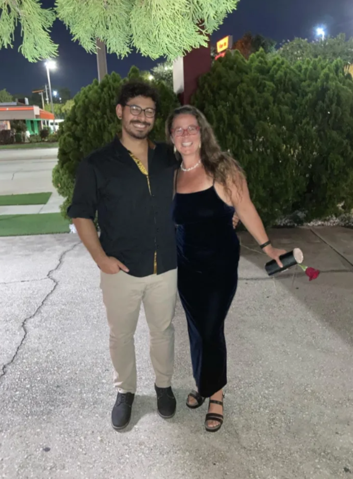 Kocası öldükten sonra 20 yaş küçük sevgilisiyle evlendi! "Rahmetli kocam tarafından bana gönderilen bir melek" G2