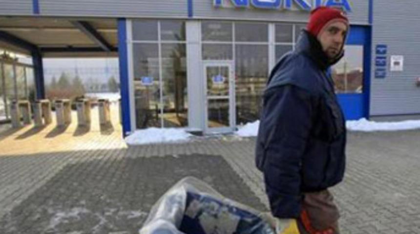 Nokia&rsquo;ya darbe &uuml;st&uuml;ne darbe!