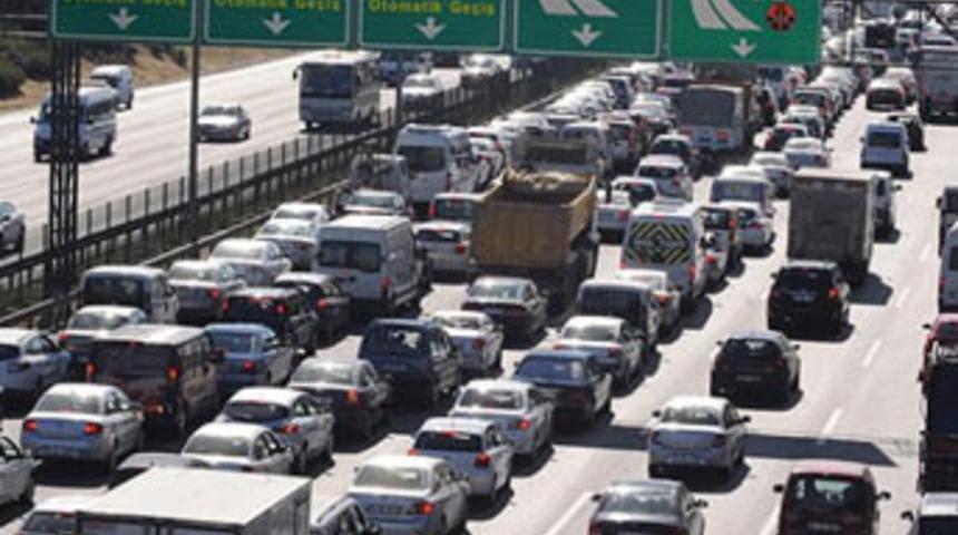 İstanbul'da 3 ay s&uuml;recek trafik &ccedil;ilesi