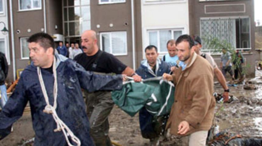 Samsun'da sel 9 can aldı