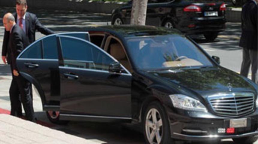 Kırmızı plaka yola düştü