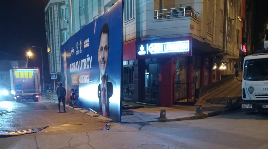 Cumhurbaşkanı Erdoğan’ın Arnavutköy mitinginde ‘Kent Lokantası’ detayı! Afişlerle kapatıldı…