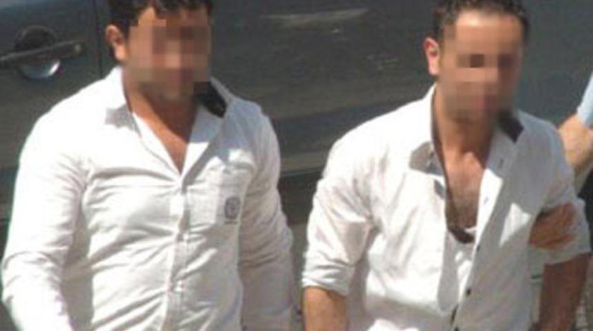 Abi-kardeş, abla-kardeş eşlerini d&ouml;vd&uuml;!