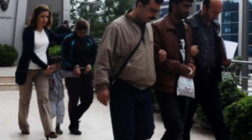 Annesiyle 'kader arkadaşı' oldu!