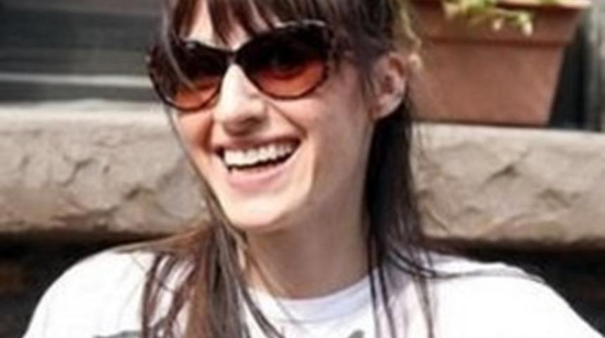 Eşini öğrencisiyle aldattı ve...