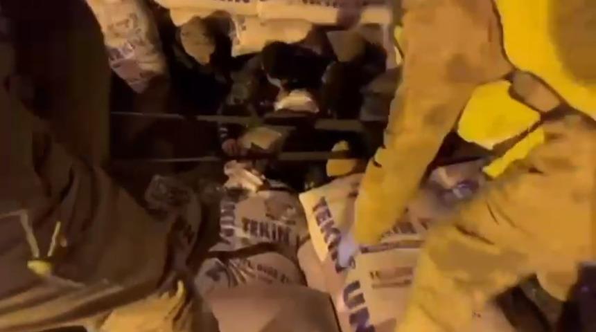 İçişleri Bakanı Yerlikaya: 'Kalkan-18' operasyonlarında 599 düzensiz göçmen ile 20 organizatör yakalandı