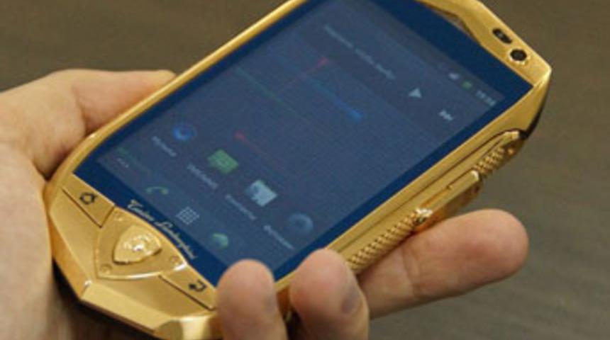 Lamborghini akıllı telefon ve tablet işinde