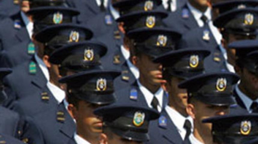 Eşi başörtülü olan subaya kurmaylık yolu!