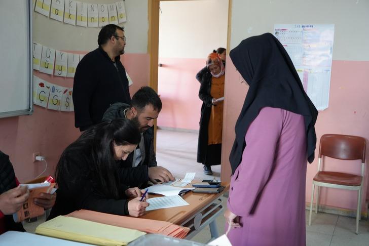 Seçmenler sandık başına koştu! İşte Türkiye'den seçim manzaraları G4