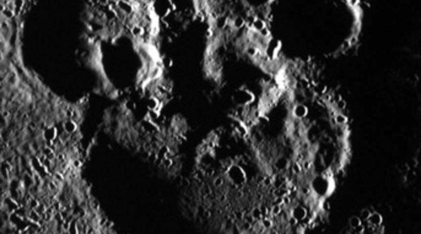 Merk&uuml;r y&uuml;zeyinde Mickey Mouse bulundu!