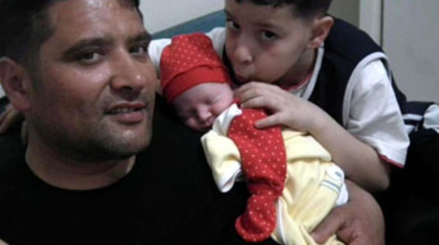 40 g&uuml;nl&uuml;k Yiğit Efe şehit babasını uğurladı