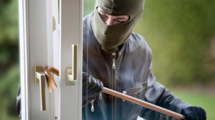 Evine giren hırsıza iş teklif etti