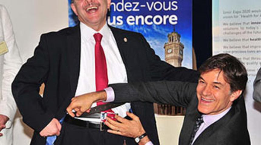 Bakan'ın göbeği Mehmet Öz'e takıldı!