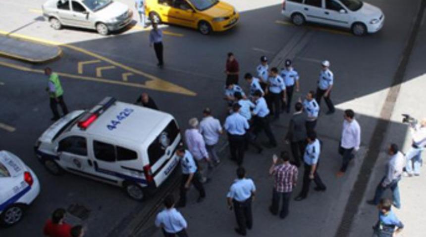 Polisi hastanelik ettiler!