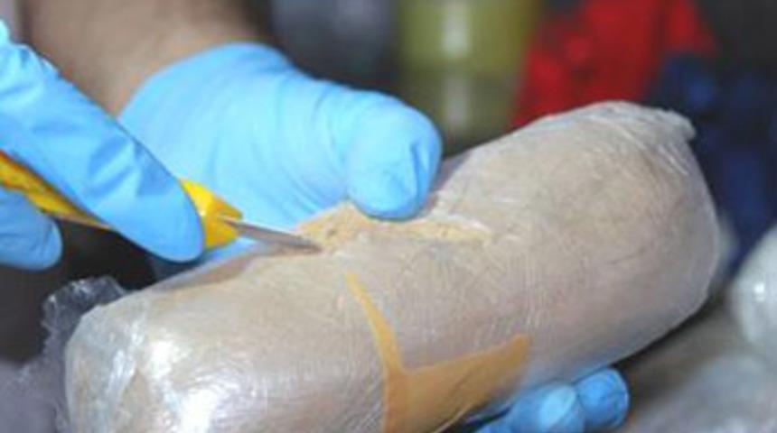 Sütyenden servet çıktı