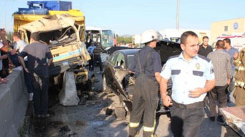 Otoyol hurdalığa d&ouml;nd&uuml;