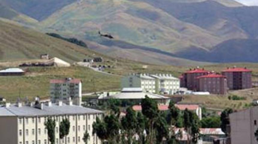 'Ter&ouml;ristler sivilleri kalkan yaptı'