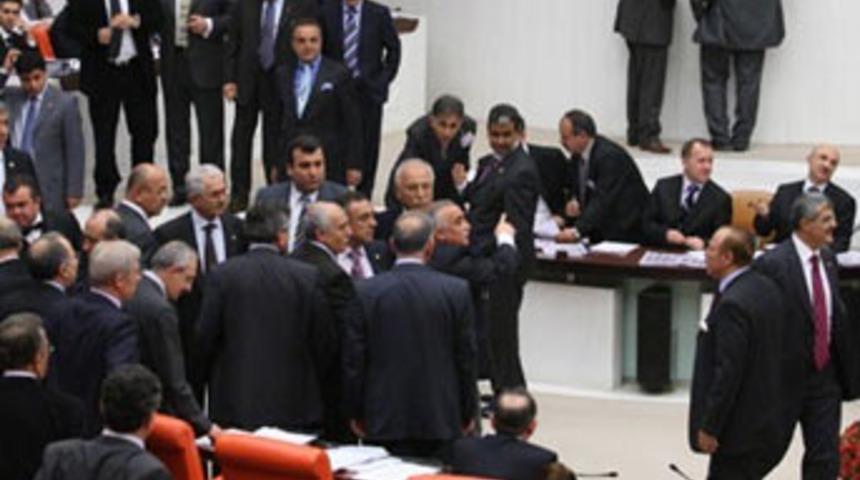 Meclis'te 'cemaat' tartışması