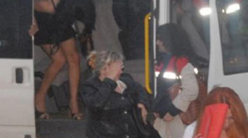 Zorla fuhuş yaptıran &ccedil;ete &ccedil;&ouml;kertildi