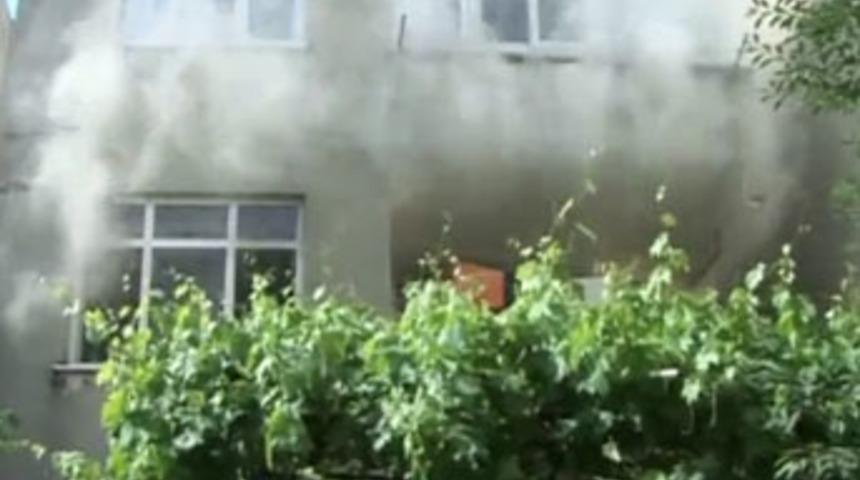 Anne-baba işte, çocuklar evde