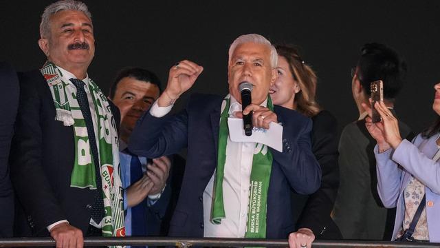 Bursa Büyükşehir Belediye Başkanlığını kazanan Bozbey, vatandaşlara hitap etti: